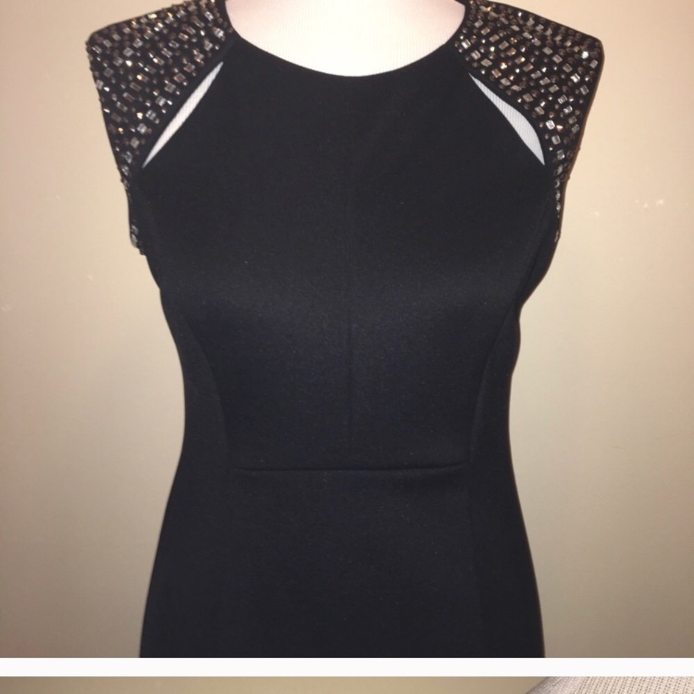Little xscape Black Dress! No jewelry required. 💃